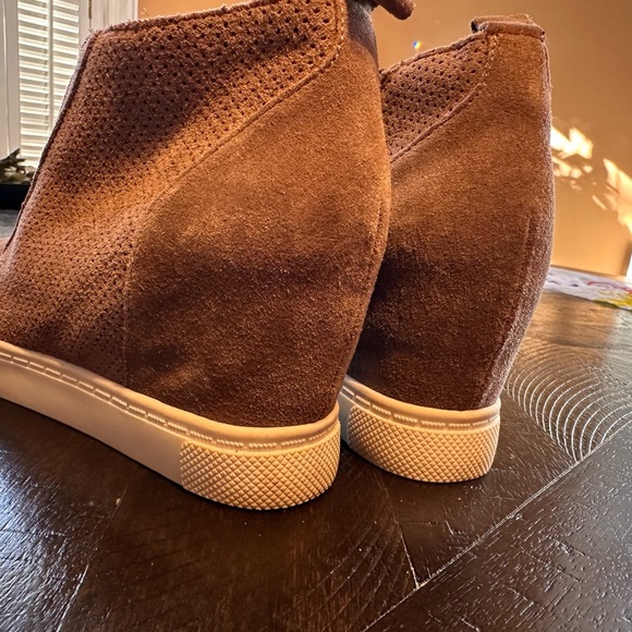 Steve Madden Women's Wavery Wedge Sneaker size 8 Women’s - Picture 4 of 7